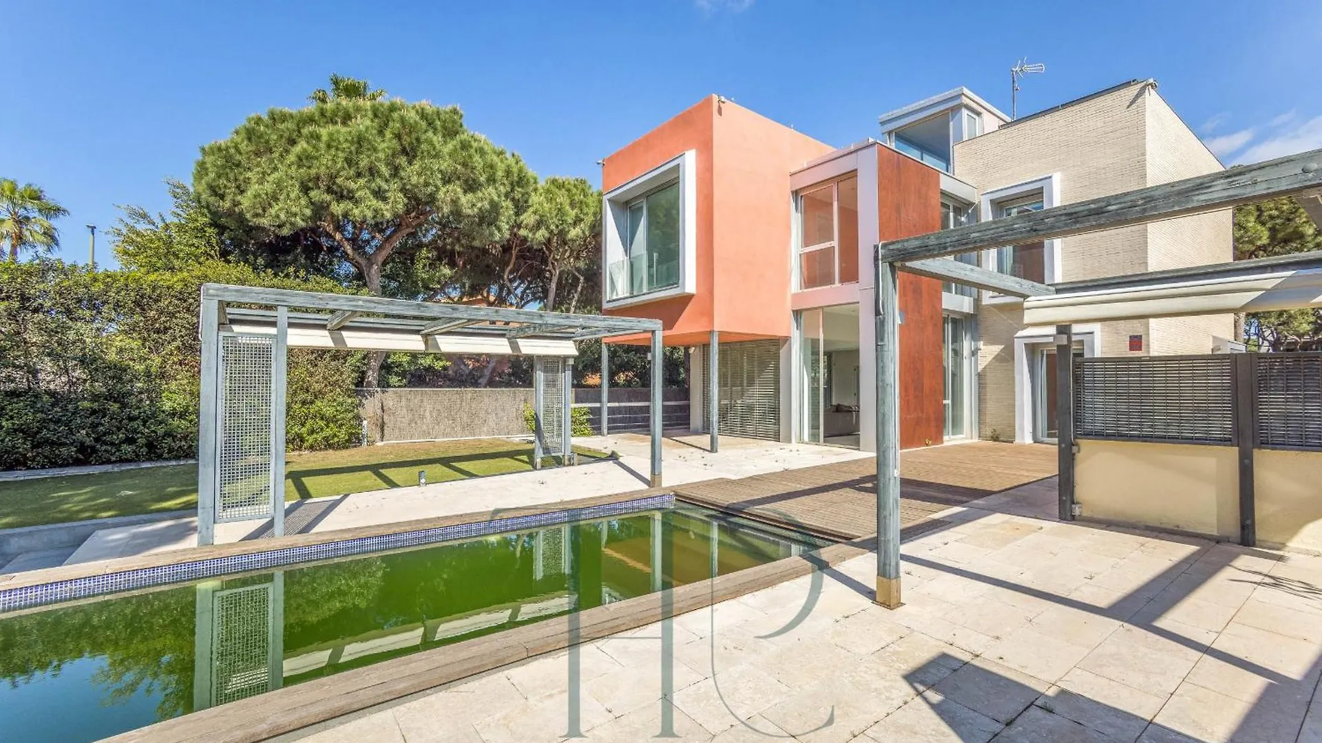 Gavamar Villa 0*, Gava