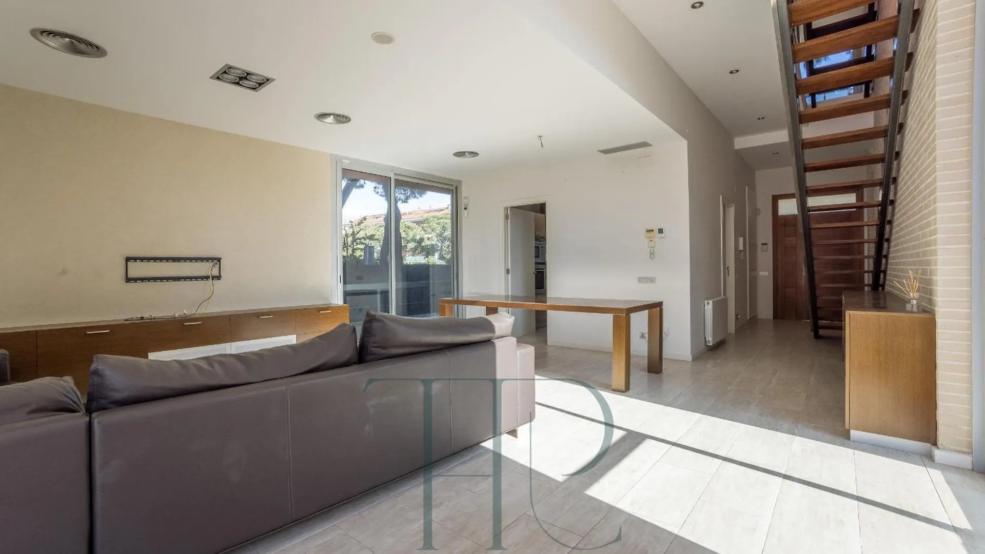 Gavamar Villa 0*, Gava